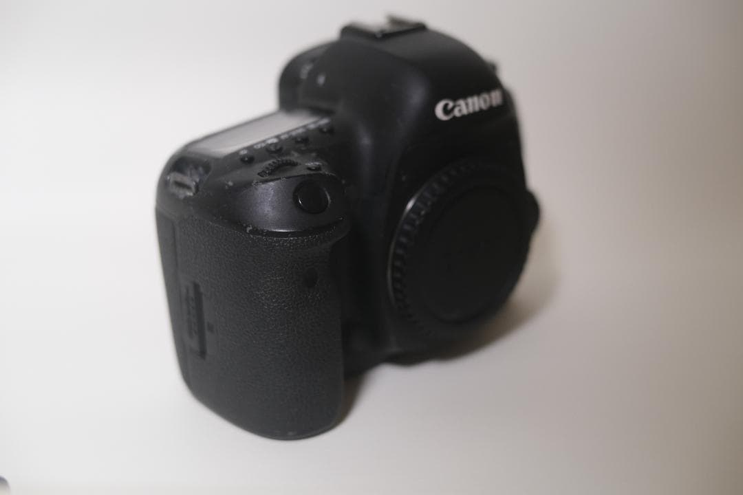 【完動品ですが】Canon 5D MarkⅣ ボディ【ジャンク扱い】