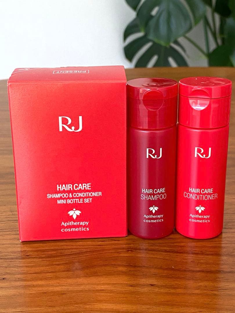 山田養蜂場★RJヘアカラートリートメント 4個セット★新品★プレゼント付