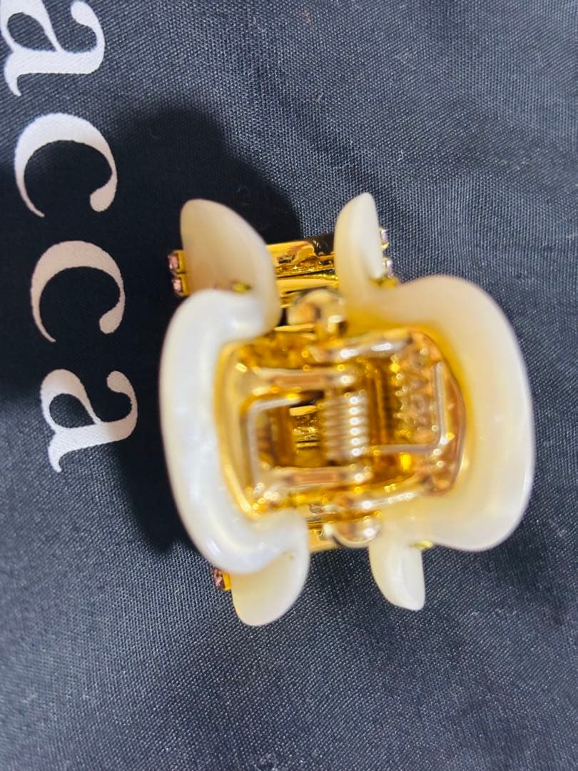 レモン様　アッカacca クリップ　ヘアクリップ　パールホワイト　ラインストーン