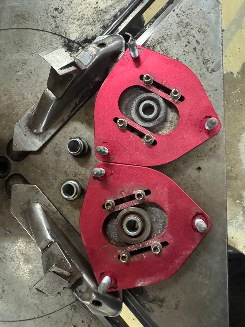 プリウスα 【ZVW40系】 ピロアッパー