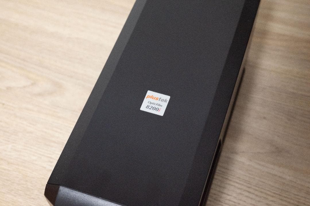 Plustek OpticFilm 8200i Ai 35mmフィルムスキャナー