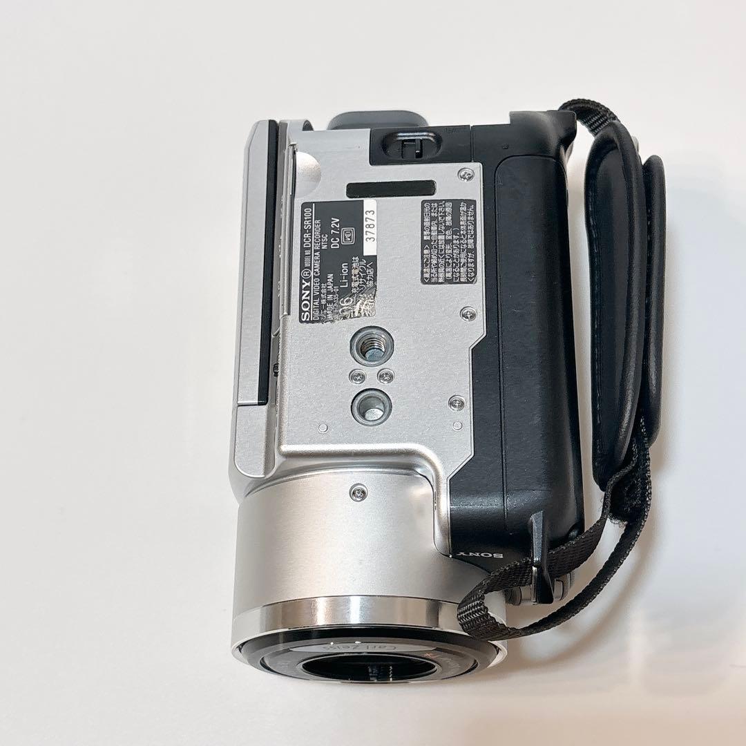 ✨美品✨ ソニー HDD30GB搭載 デジタルビデオカメラ DCR-SR100