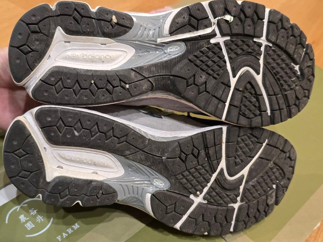 F*i様 New Balance 2002R グレー