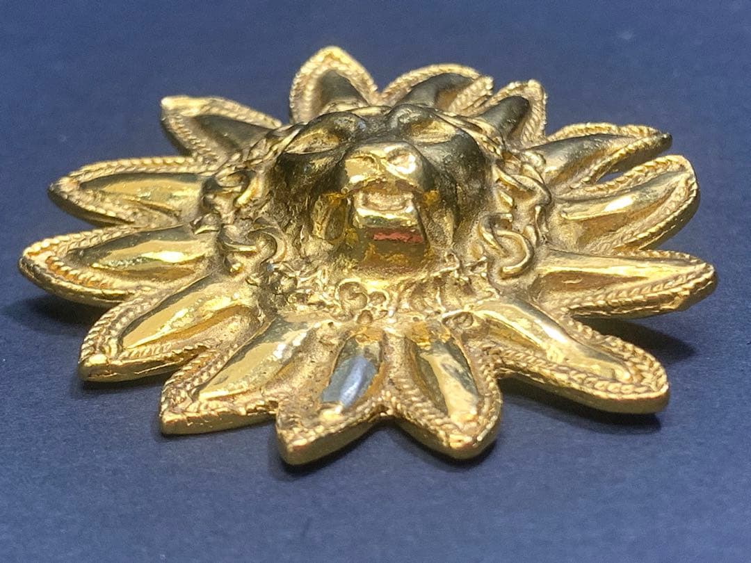 CHANEL 獅子 ライオン モチーフ ブローチ ゴールド GP 刻印