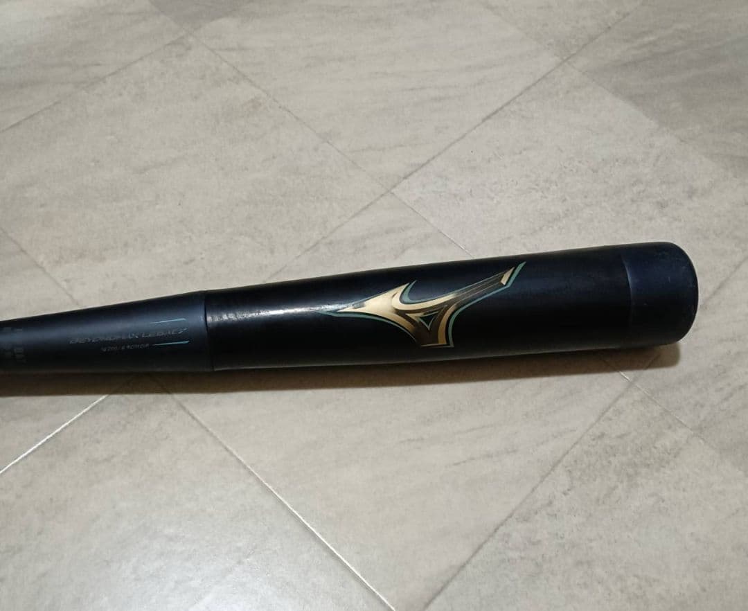 【美品】ミズノ ビヨンドマックス レガシー ミドルバランス 76cm 少年 軟式