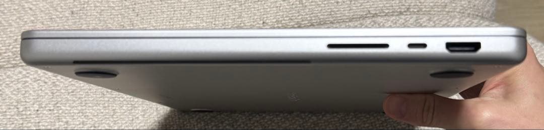 【美品】MacBook Pro M4 14インチ/16GB/512GB/シルバー