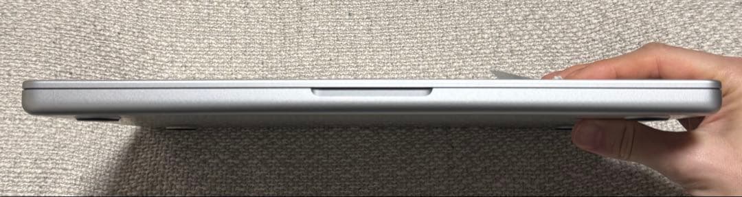 【美品】MacBook Pro M4 14インチ/16GB/512GB/シルバー