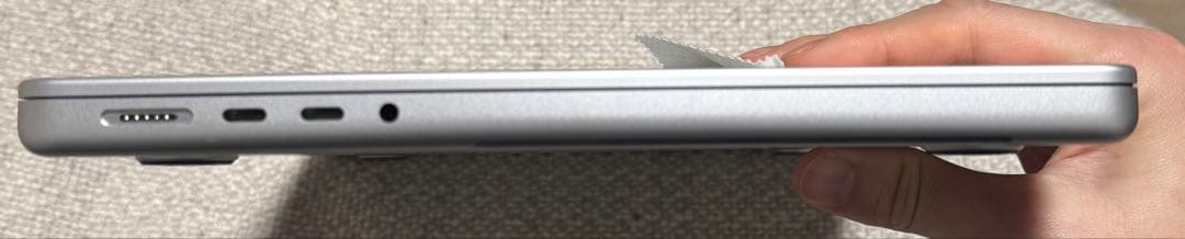 【美品】MacBook Pro M4 14インチ/16GB/512GB/シルバー