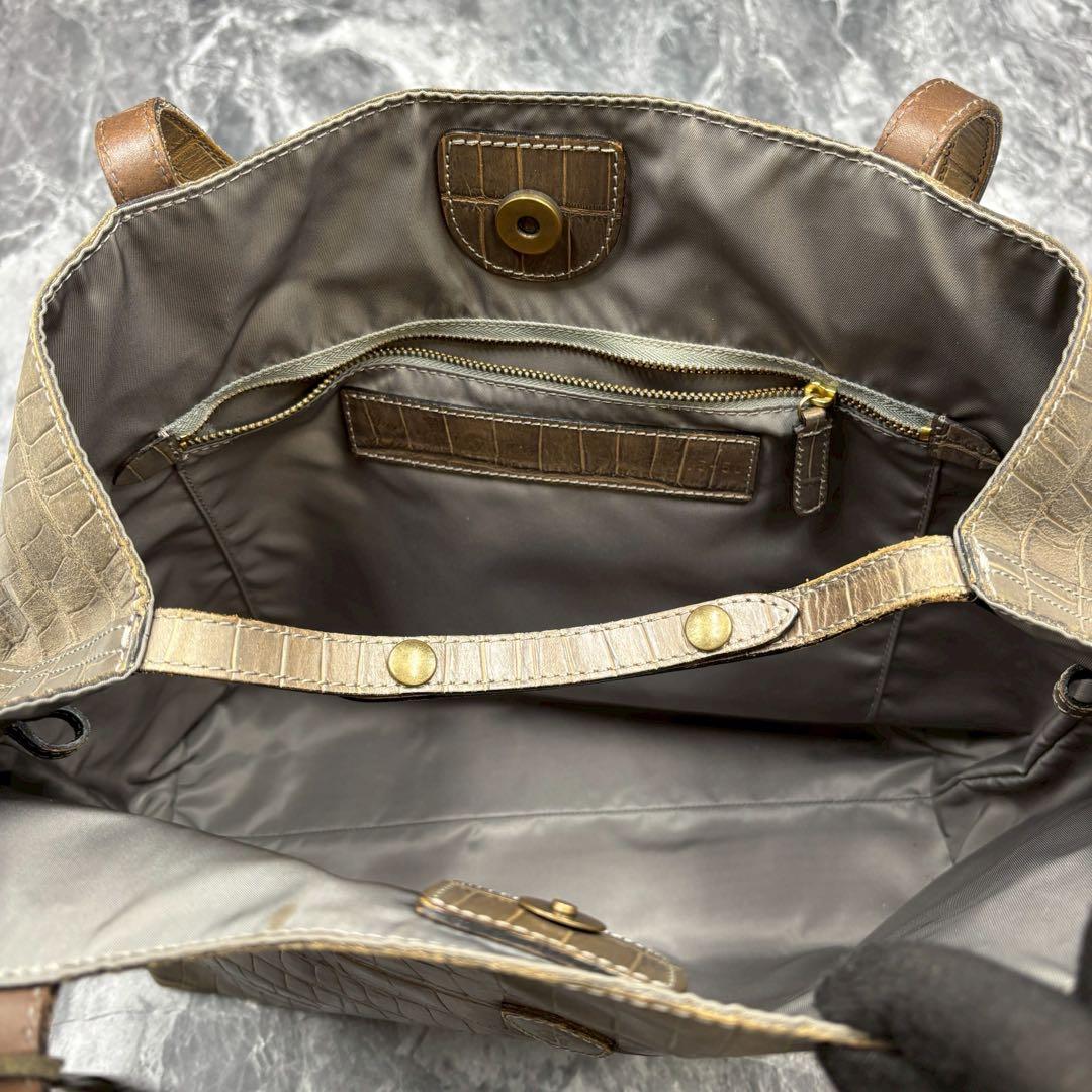 FELISI フェリージ　トートバッグ　カーキ　型押し　オールレザー