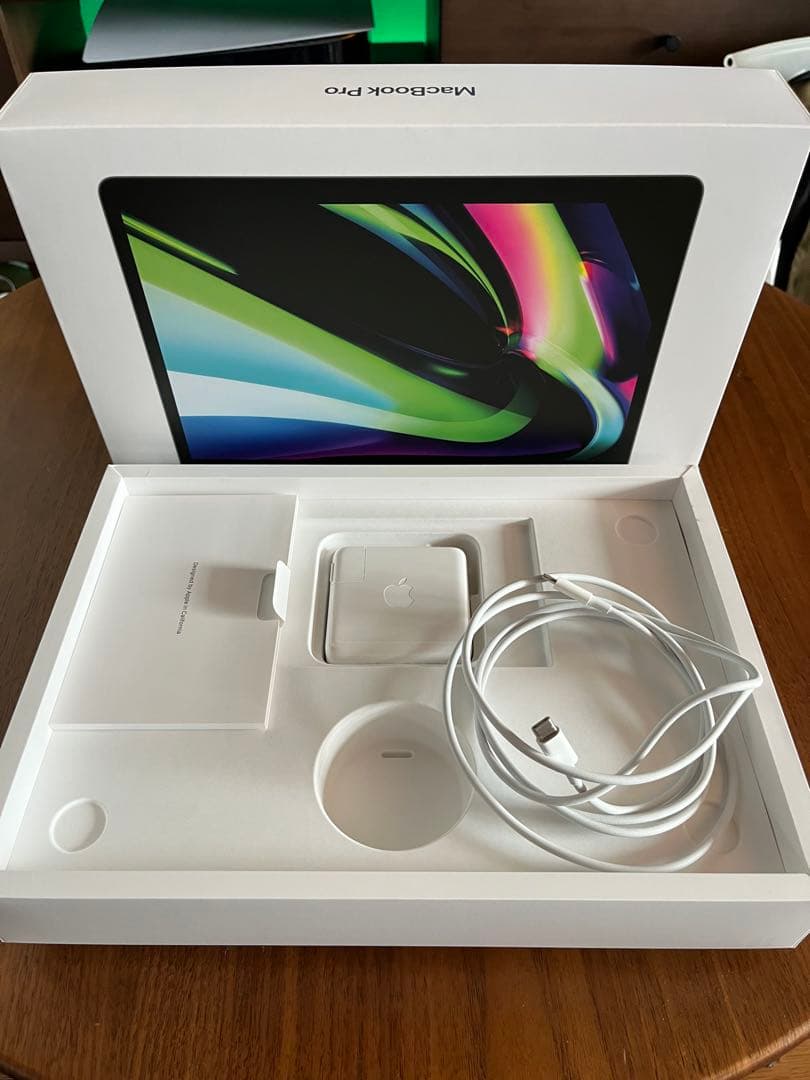 MacBook本体 Macbook Pro M2 16GB/512GB 13-inch