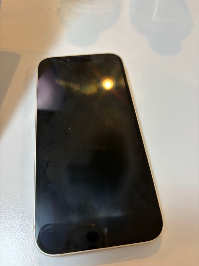 Apple iPhone 13 ホワイト