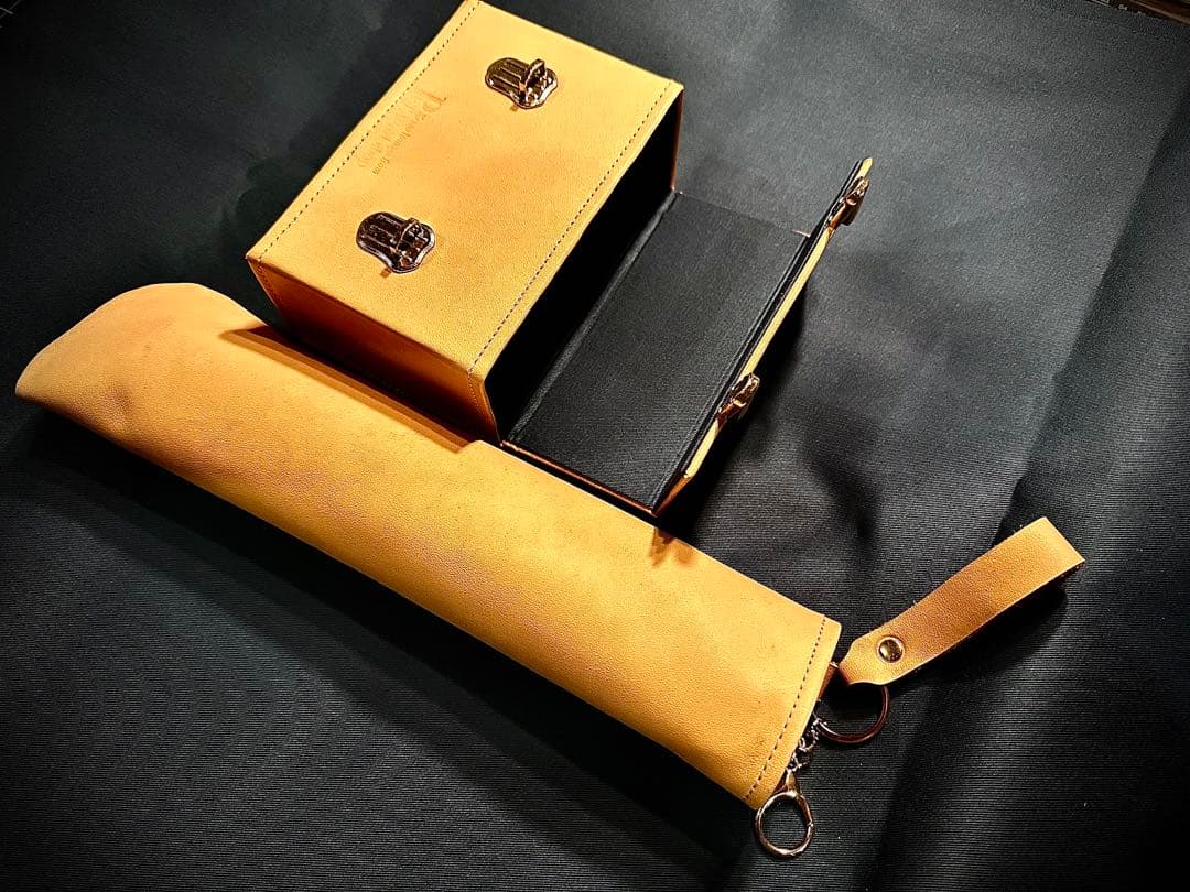 Pvt.Workshop 本革　デッキケース DB08 ハーフ