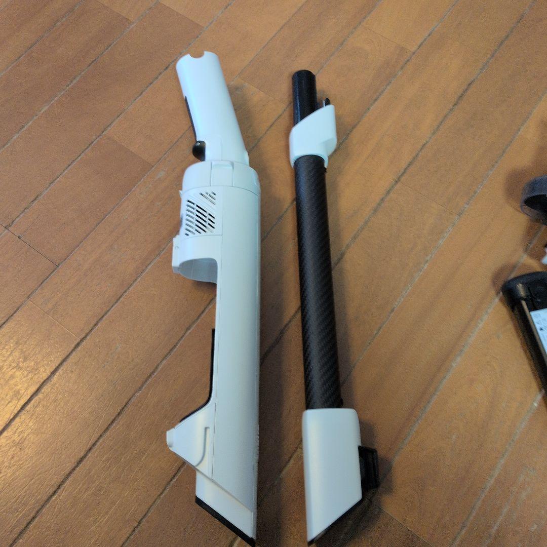 ★中古美品欠品あり大人気 Shark LC400JWH コードレスクリーナーです