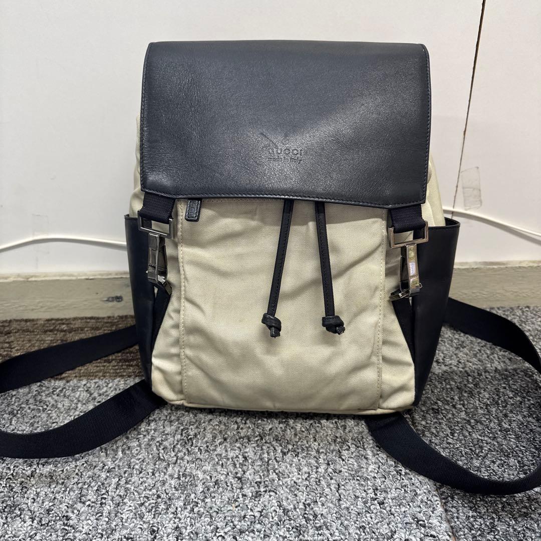 希少　グッチ レザー コンビナイロン リュック バックパック ロゴ型押し