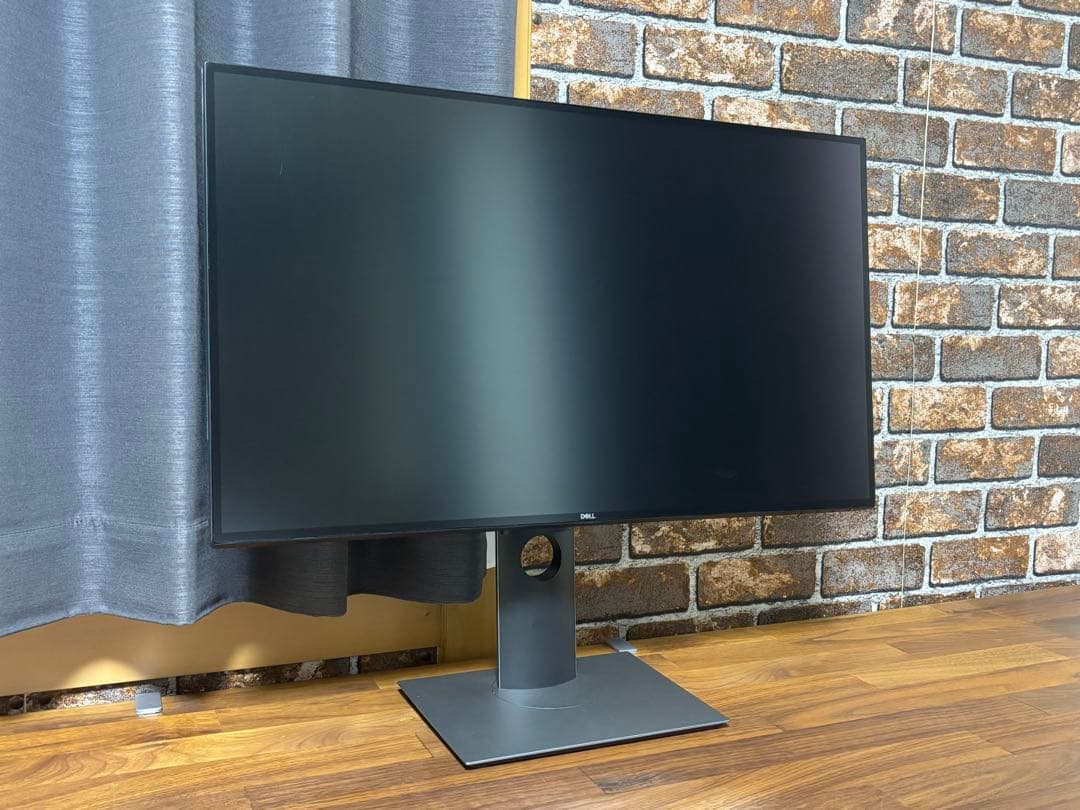 ③DELL U2720QM 27インチ 4Kモニター