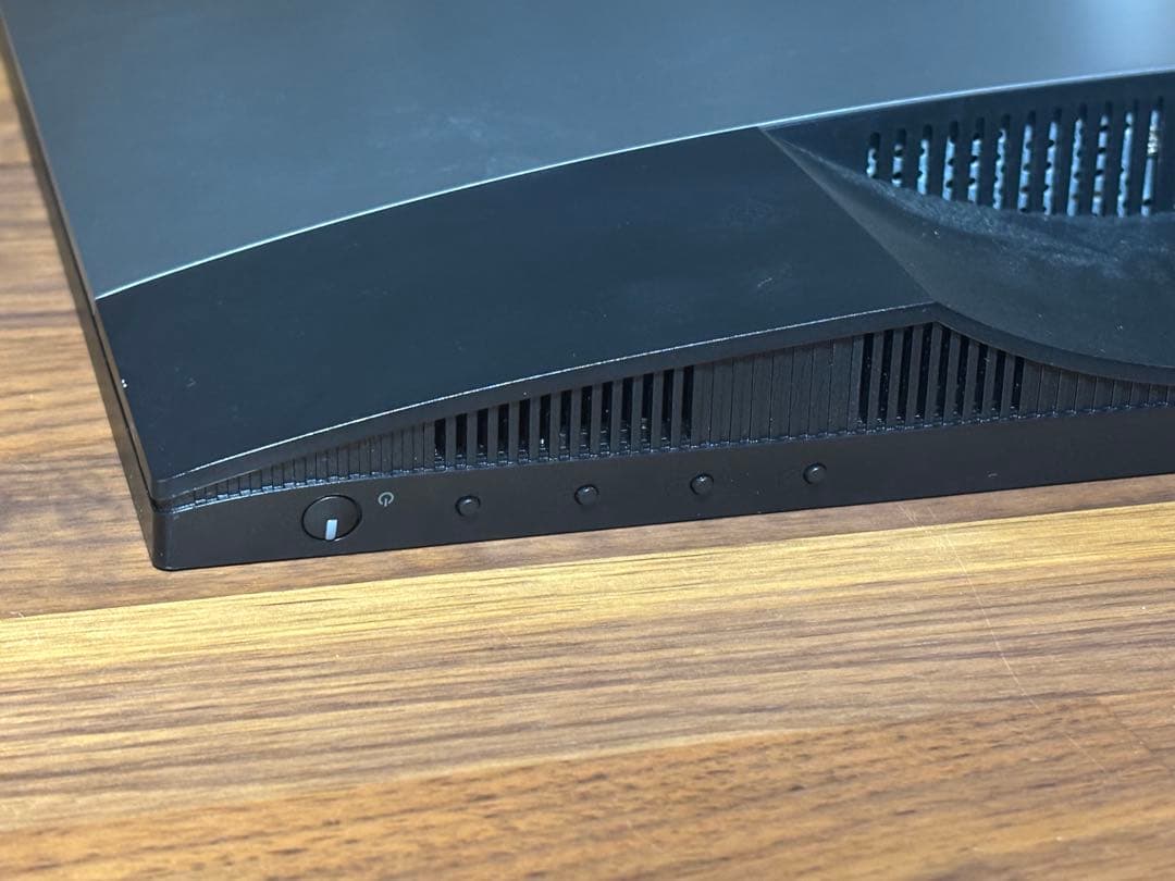 ③DELL U2720QM 27インチ 4Kモニター