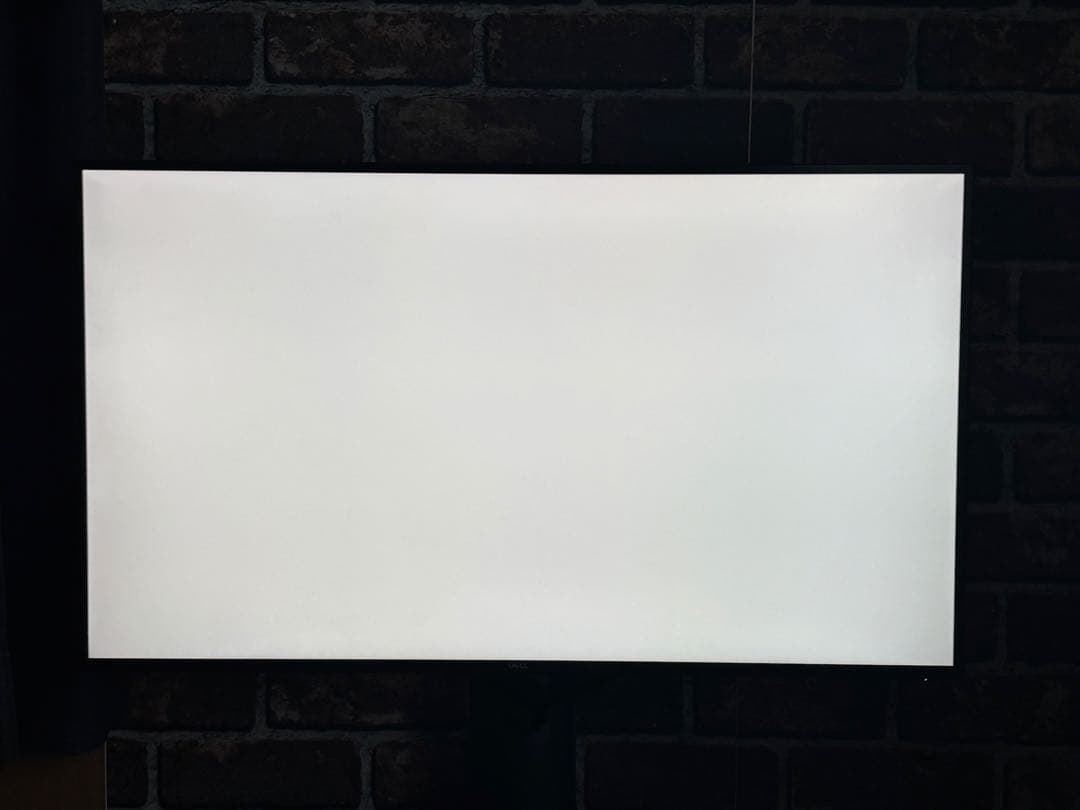 ③DELL U2720QM 27インチ 4Kモニター