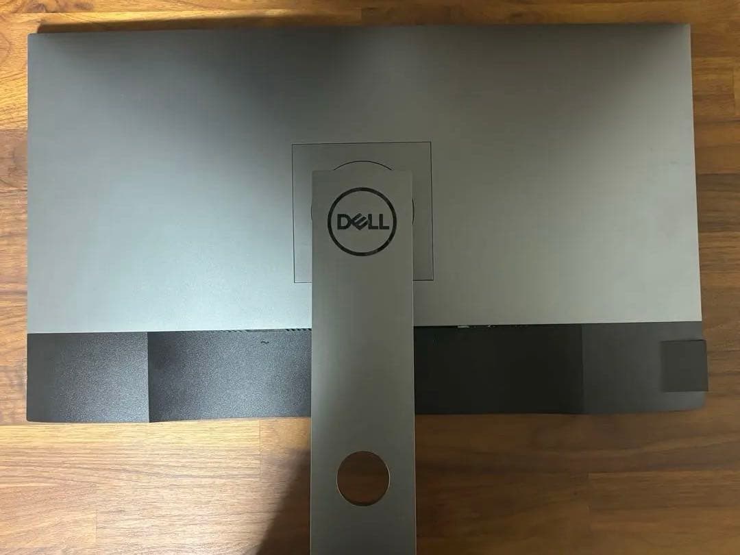 ③DELL U2720QM 27インチ 4Kモニター