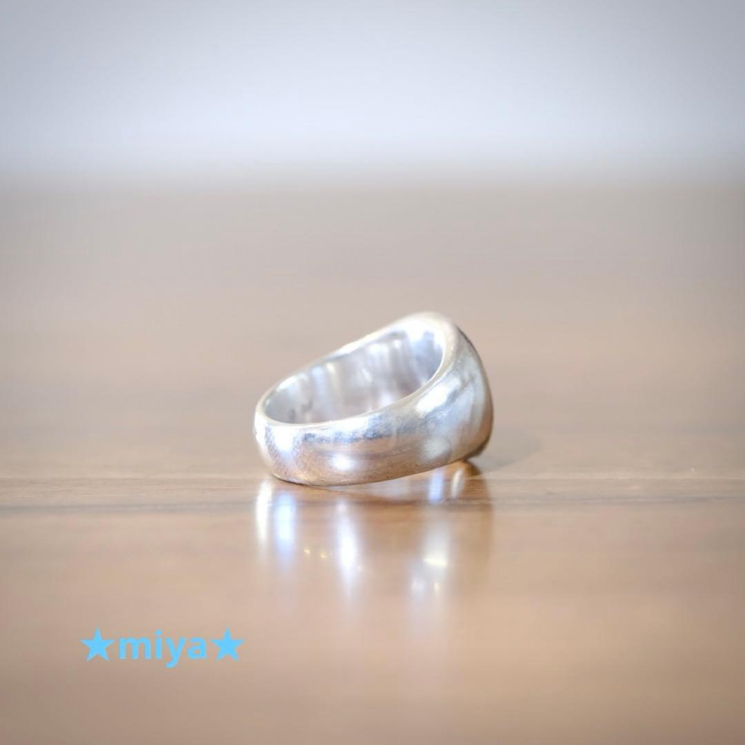 アクセサリー TOMWOOD / Oval Polished Black Onyx Ring