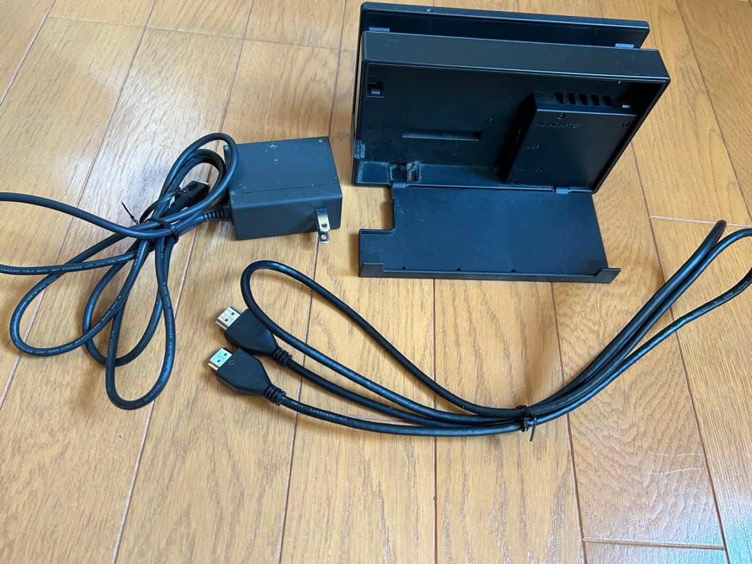 Nintendo Switch 本体 充電器・ケース付き