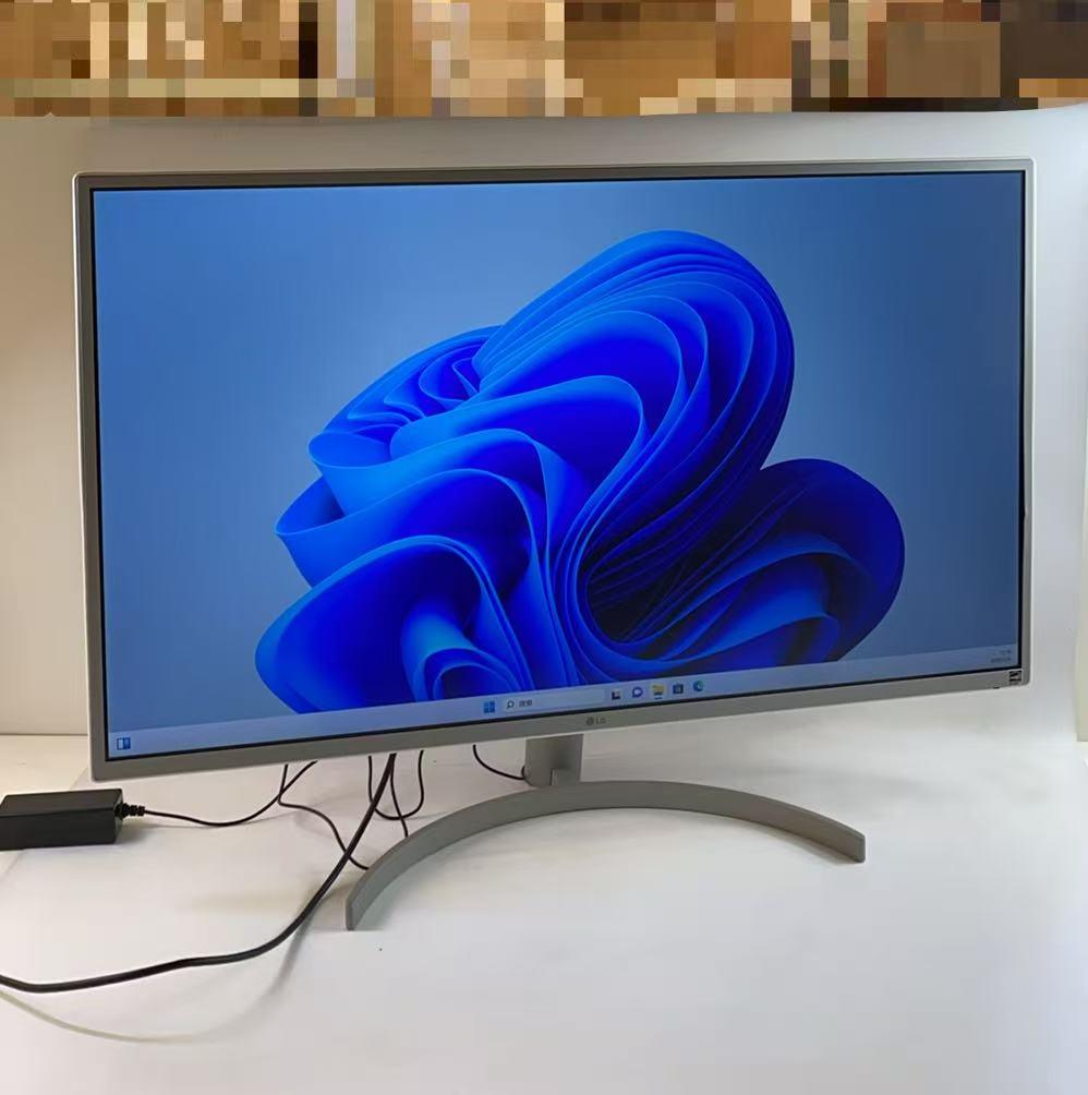 LG 31.5型 32QK500-W 大画面WQHD モニター