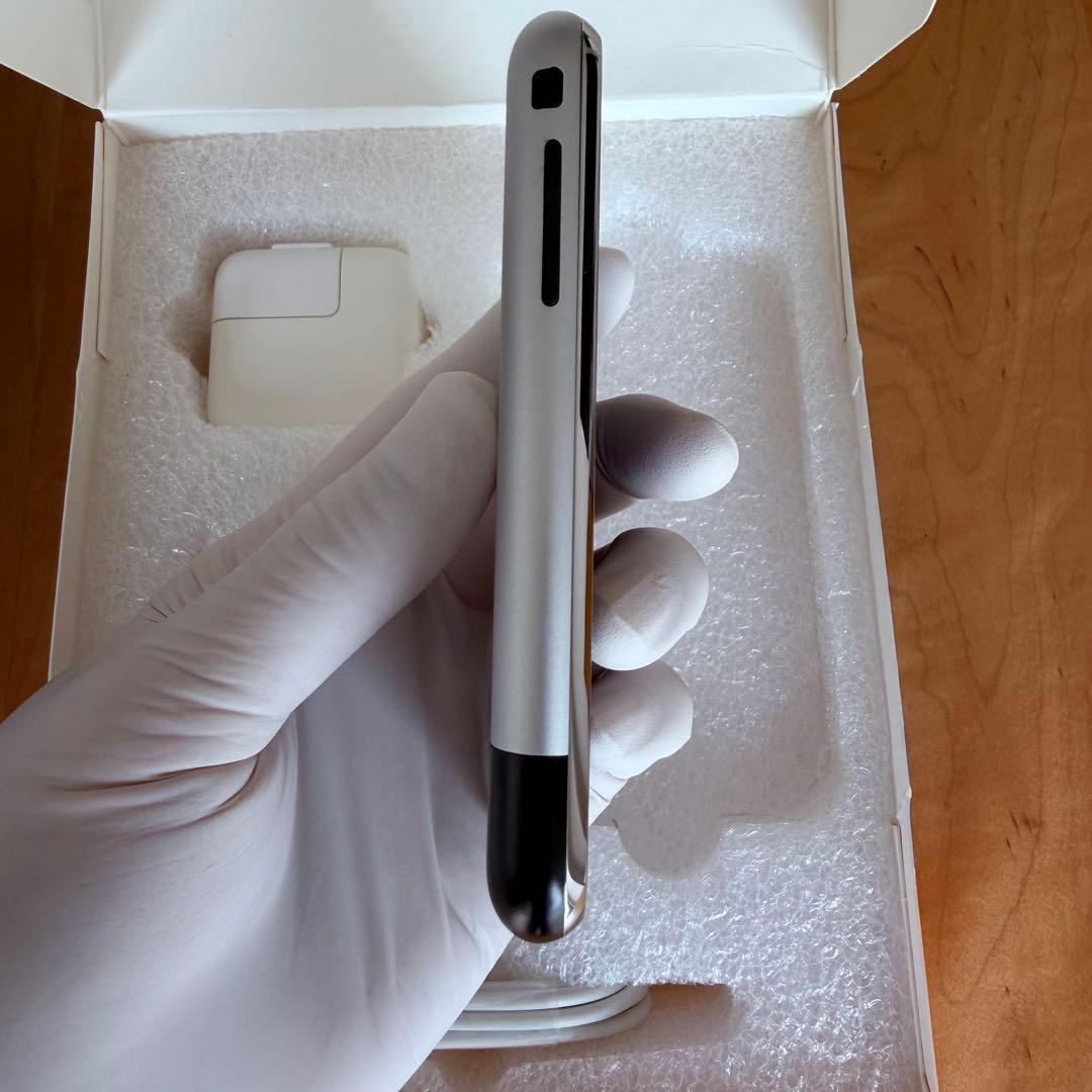 未使用　ほぼ新品　iPhone 2G 日本未発売　8GB 初代　第1世代