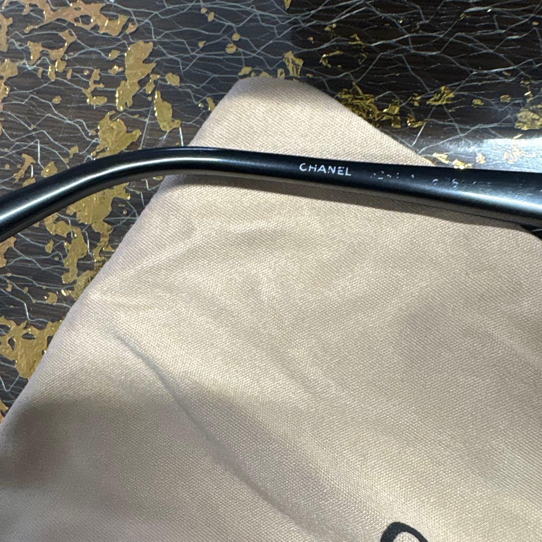 CHANEL ブラックサングラス