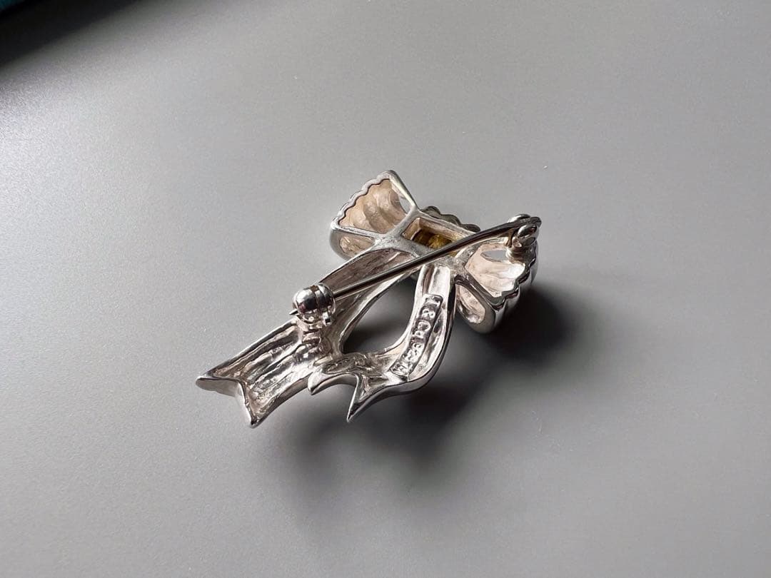 ティファニー　コンビ　リボン　ブローチ