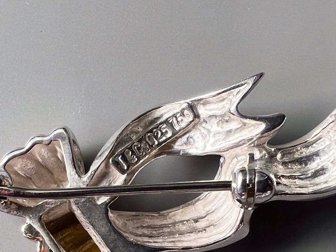 ティファニー　コンビ　リボン　ブローチ