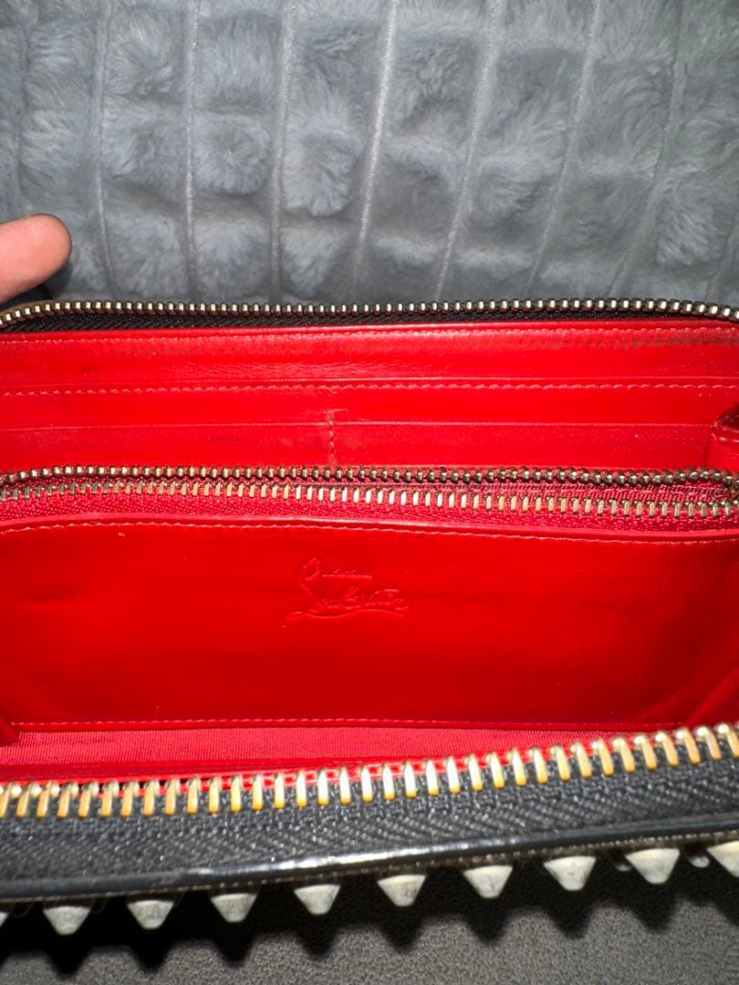 スタッズ装飾 ゴールド 長財布