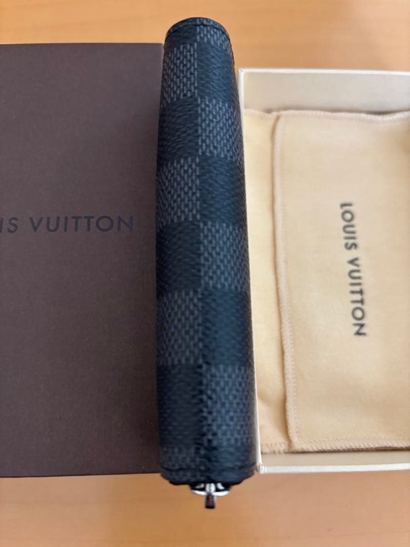 LOUIS VUITTON ダミエ・グラフィット ケース
