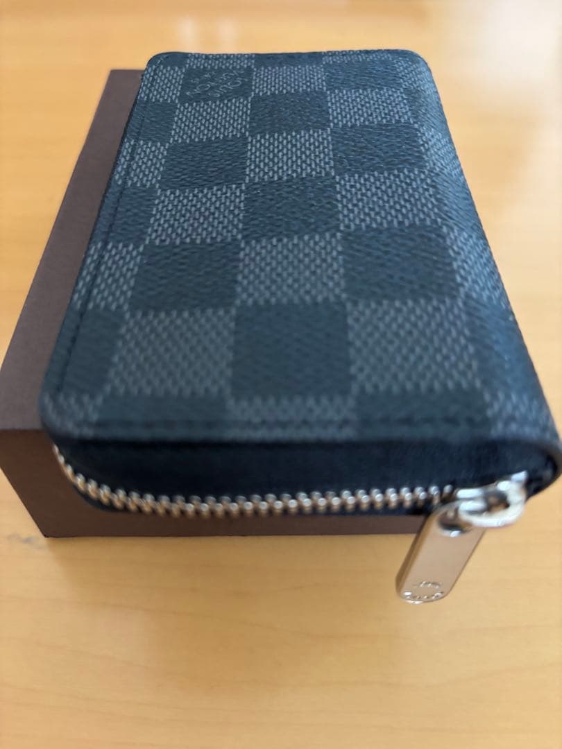LOUIS VUITTON ダミエ・グラフィット ケース