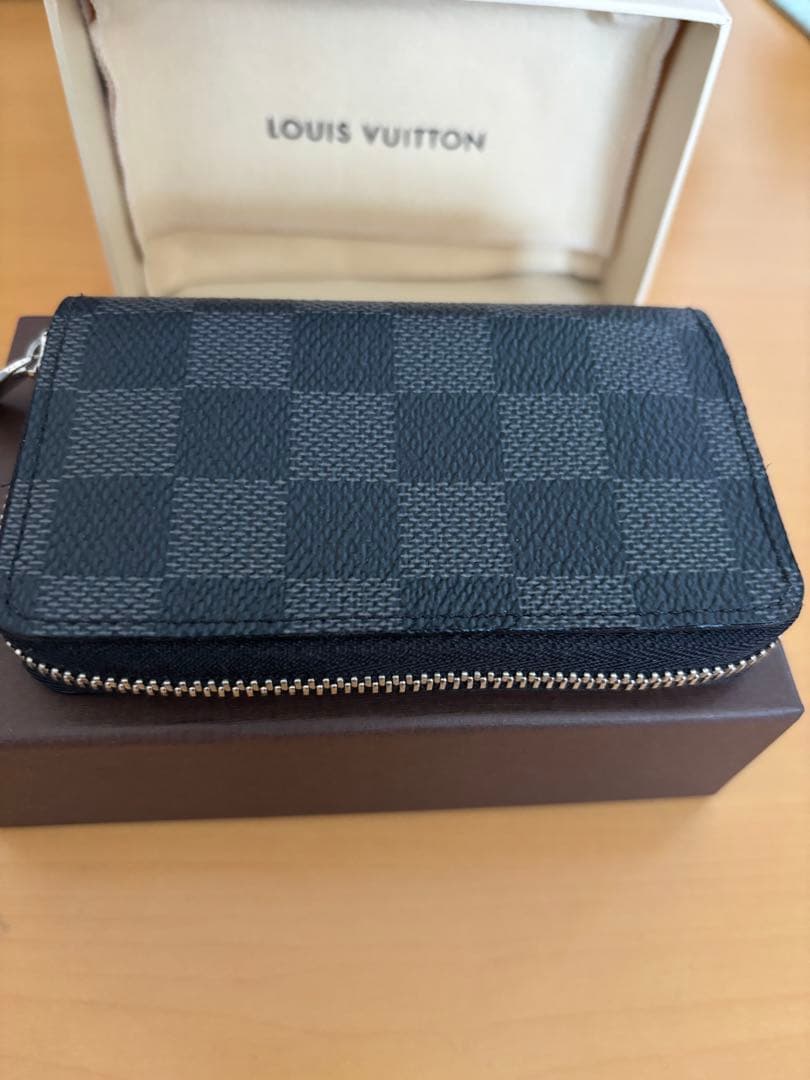 LOUIS VUITTON ダミエ・グラフィット ケース