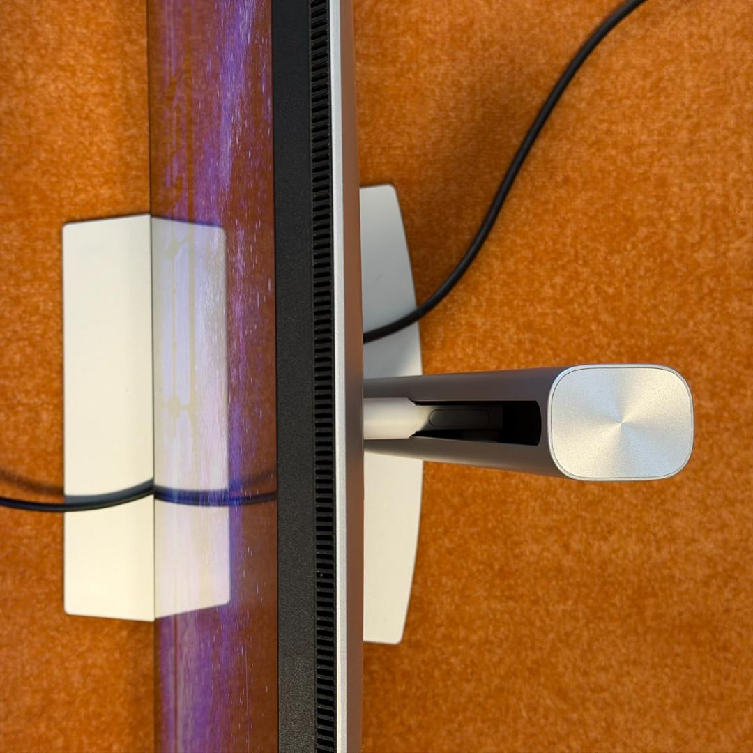 DELL U3223QE 31.5インチ4K モニター