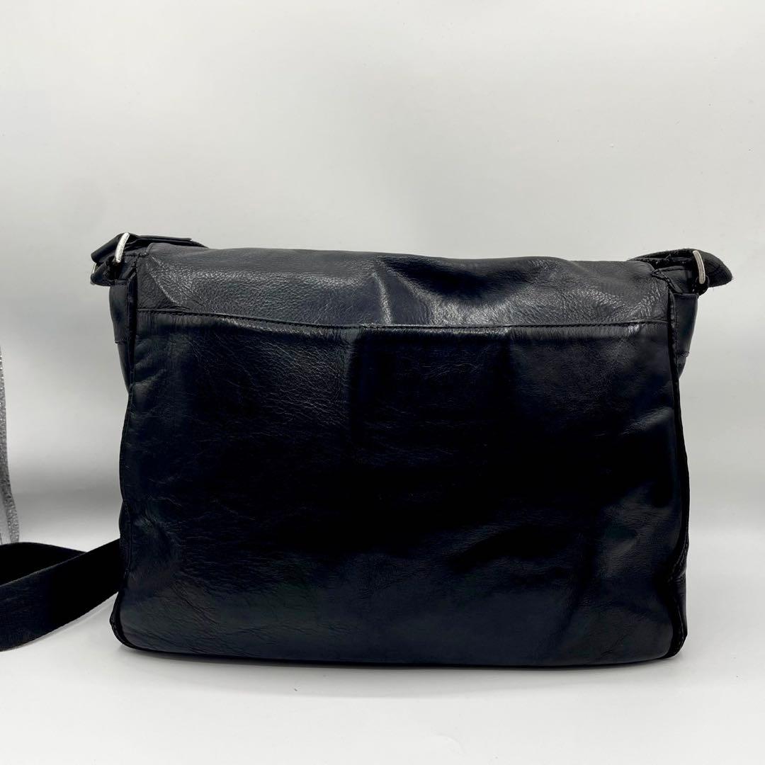 ココマイスター　マットーネ　ショルダーバッグ　レザー　メッセンジャー　黒