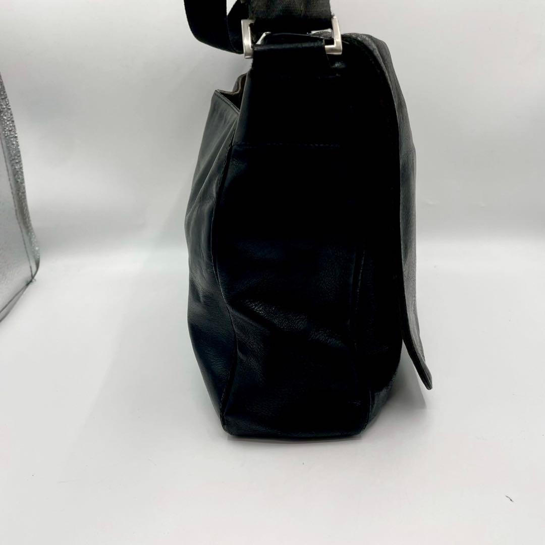 ココマイスター　マットーネ　ショルダーバッグ　レザー　メッセンジャー　黒