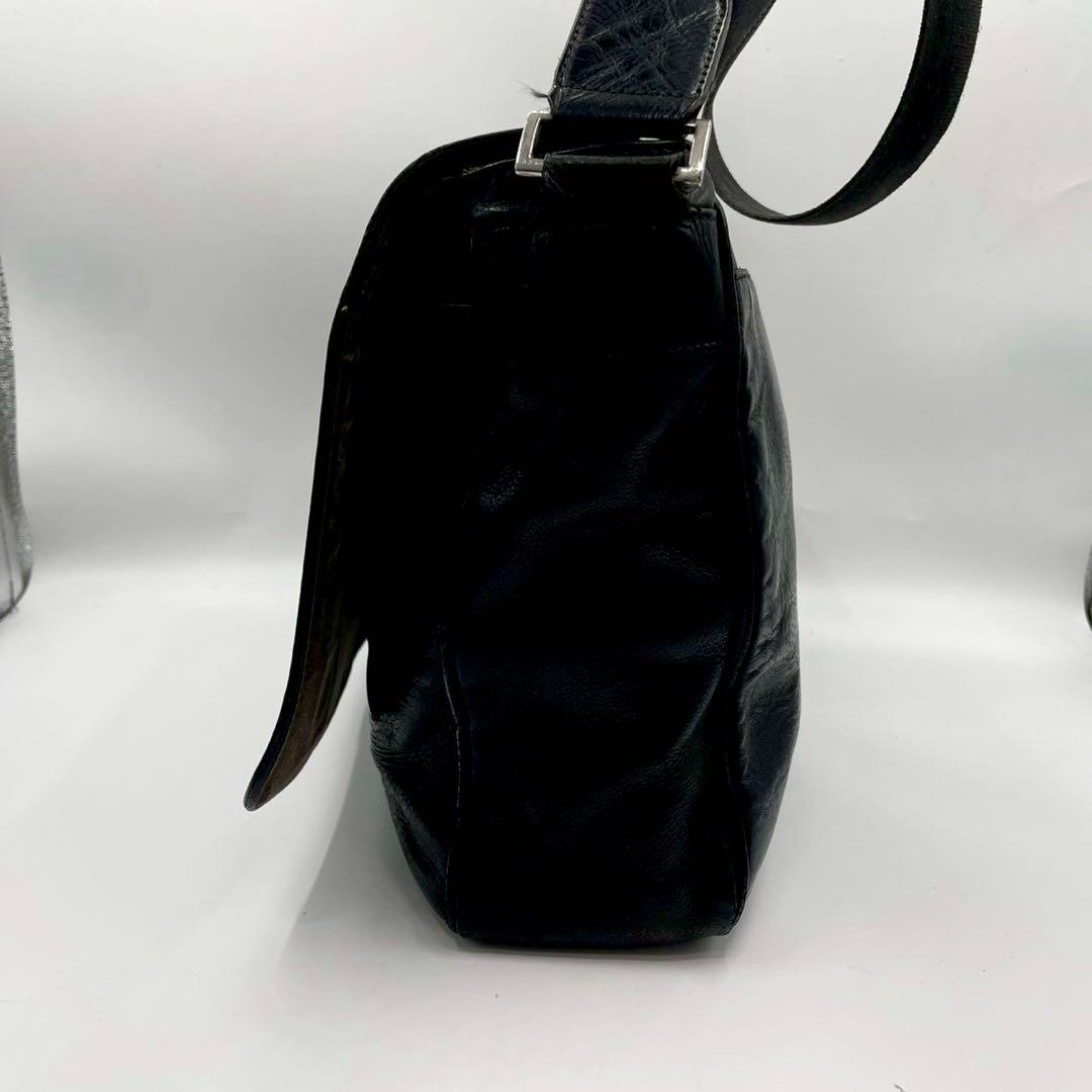 ココマイスター　マットーネ　ショルダーバッグ　レザー　メッセンジャー　黒