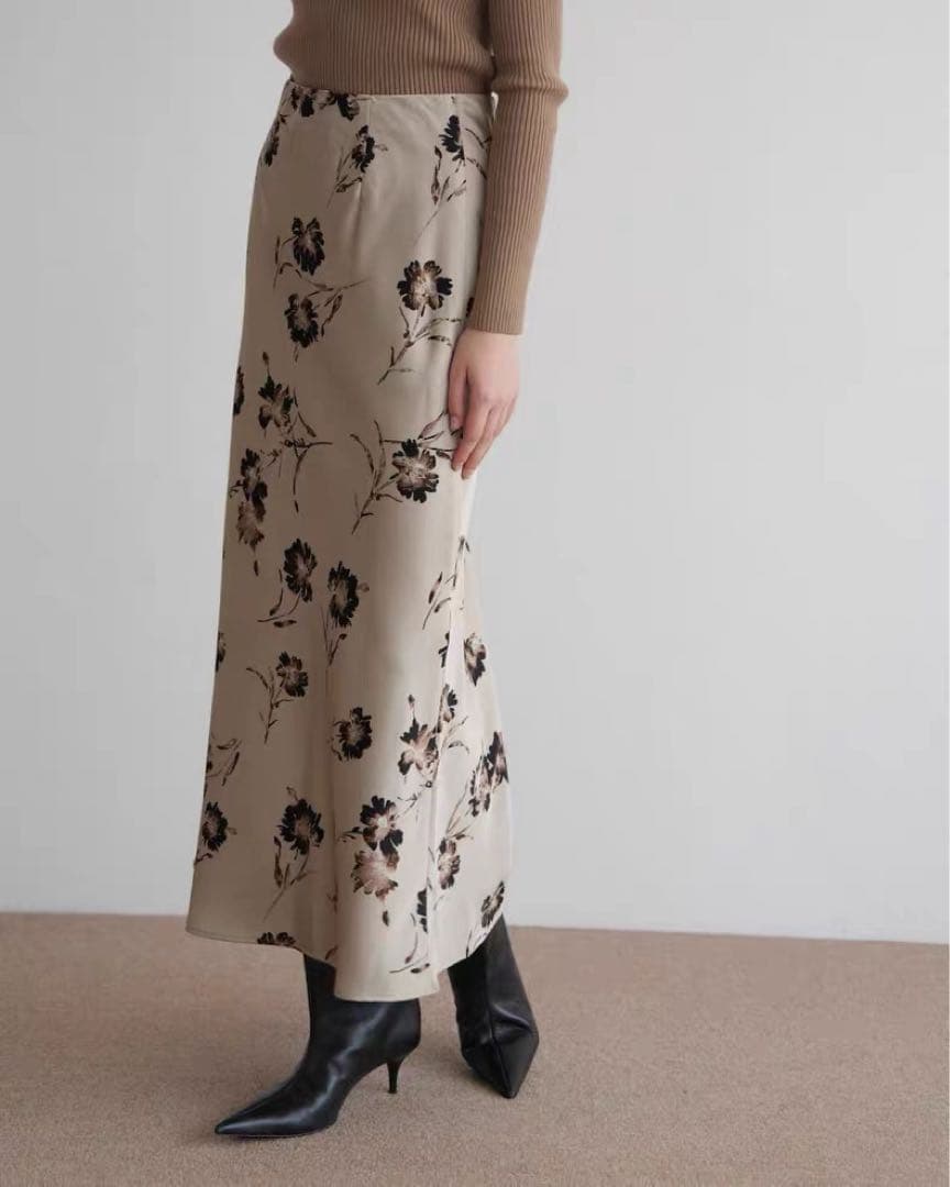 スカート Acka. flower satin skirt size 2