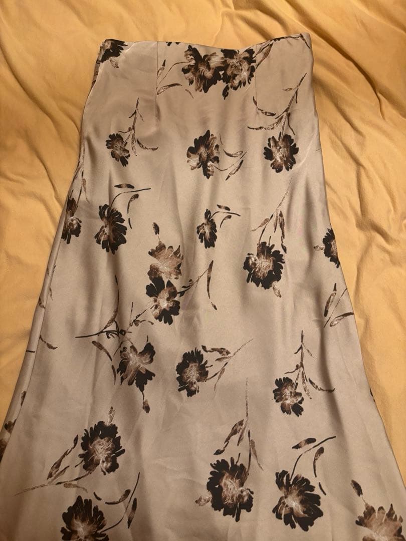 スカート Acka. flower satin skirt size 2