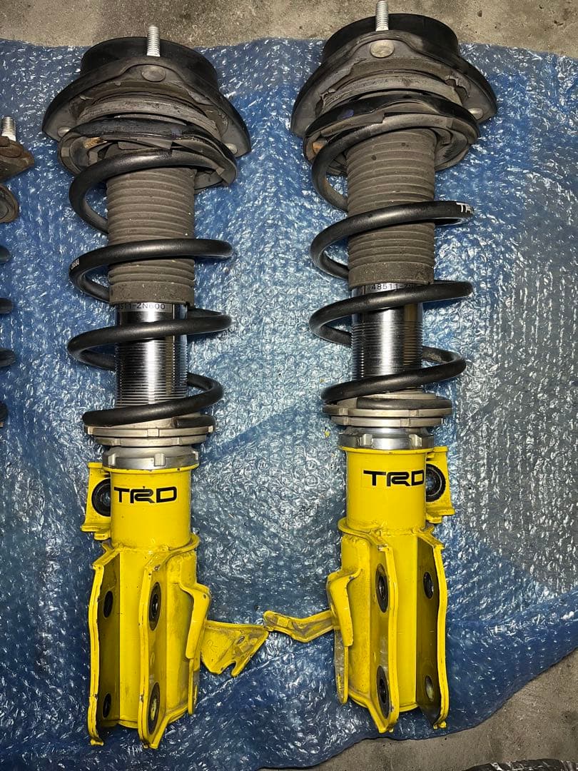 TRD 全長式サスペンション　車高調フルタップ 86 BRZ ZN6 ZC6