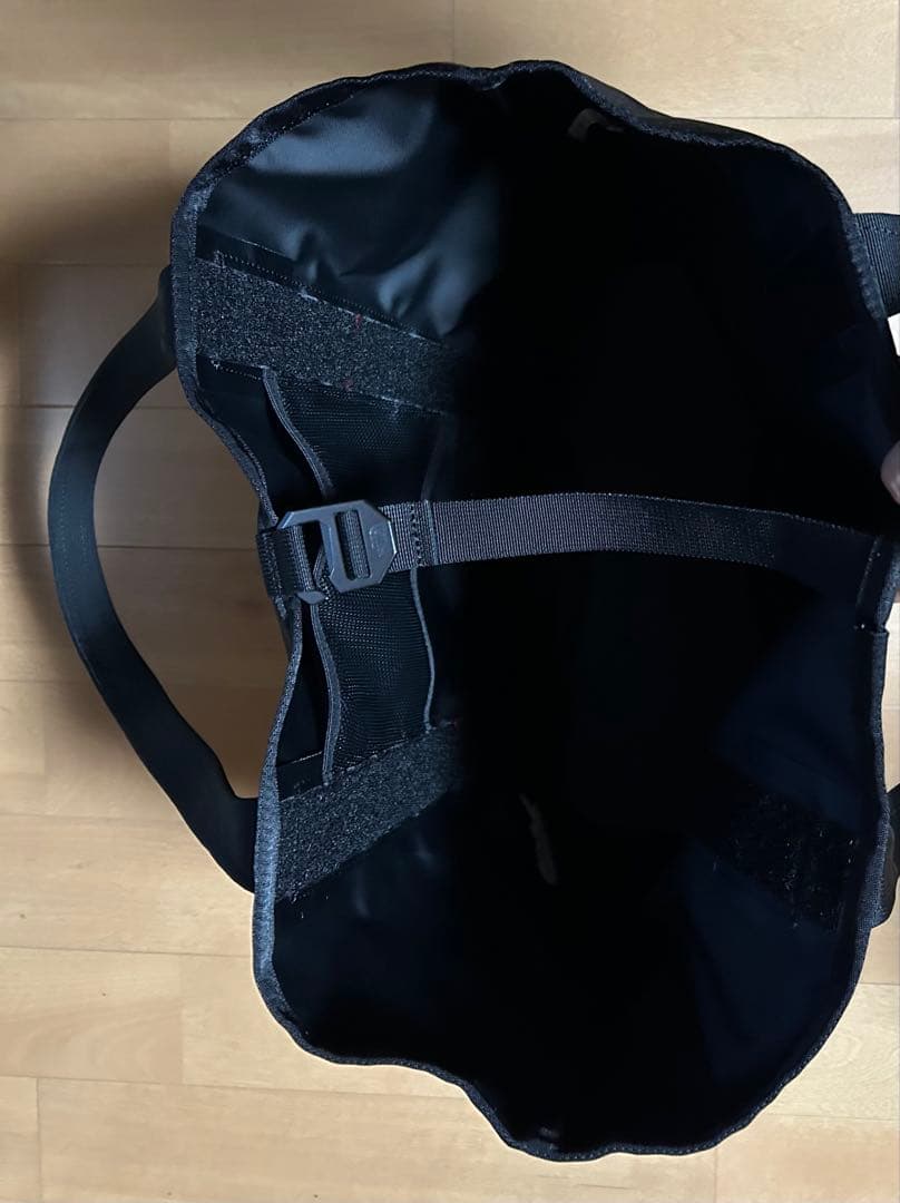 【新品・未使用】THE NORTH FACEブラックトートバッグ【サイズ37L】