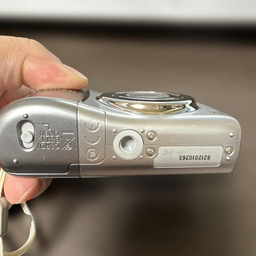 Canon キャノン PowershotA1100IS　コンパクトデジタルカメラ