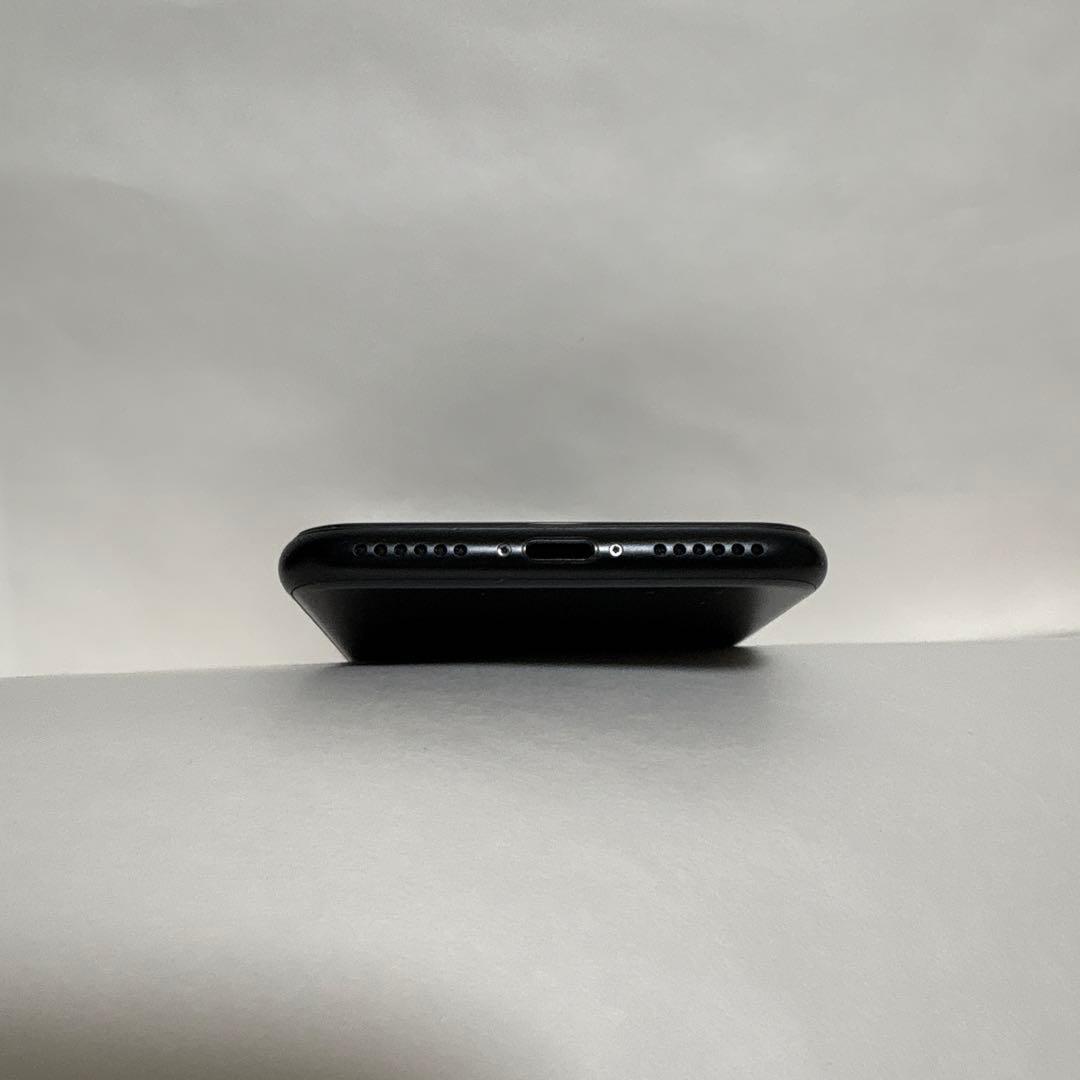 K*n様 Apple iPhoneSE2 128GBブラック　本体のみ　SIMフ