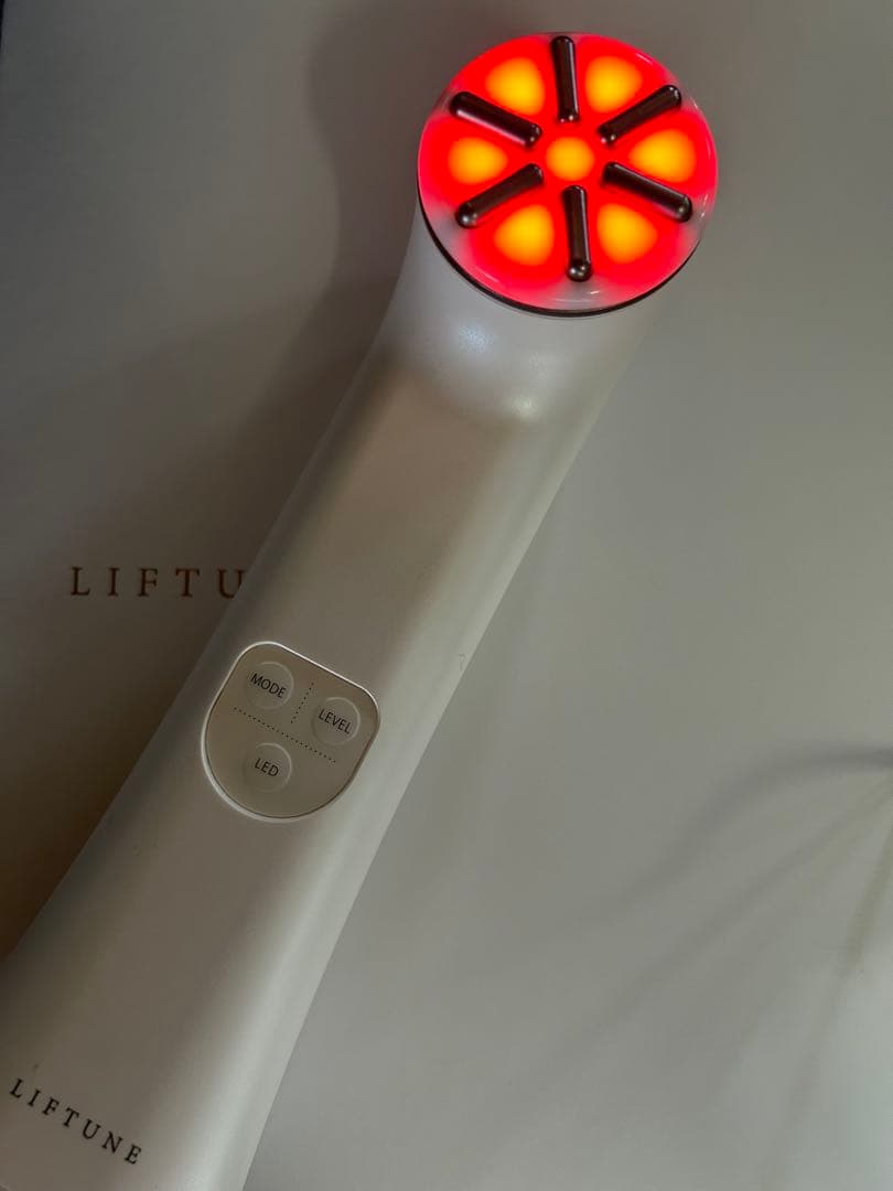 LIFTUNE リフチューン　美顔器 伊藤短波