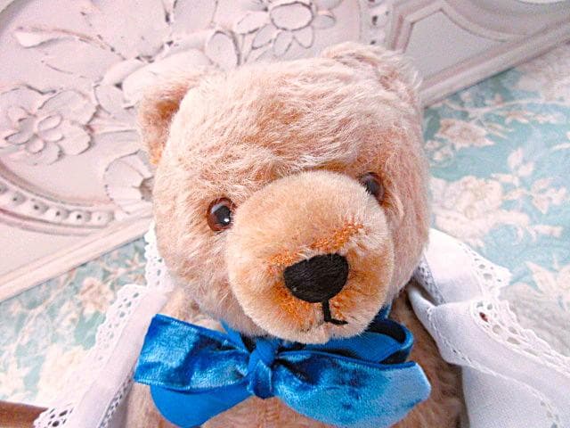 小振りの ハーマンベア　アンティーク　☆　パニエ付き　テディベア