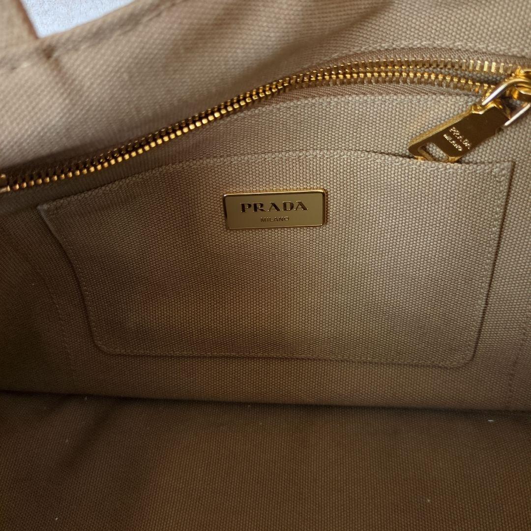 PRADA ベージュ トートバッグ