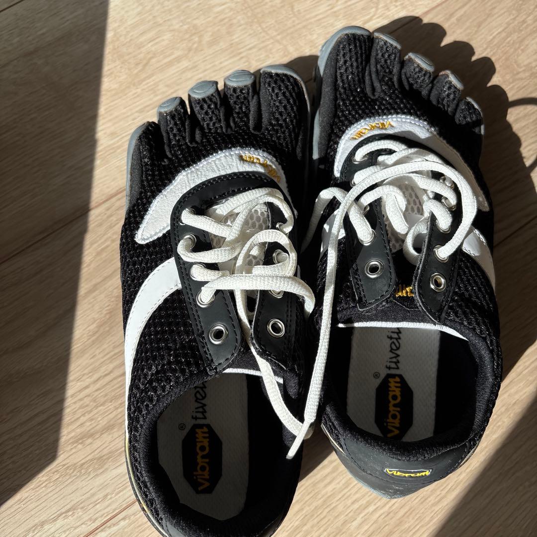 Vibram FiveFingers ブラック/ホワイト