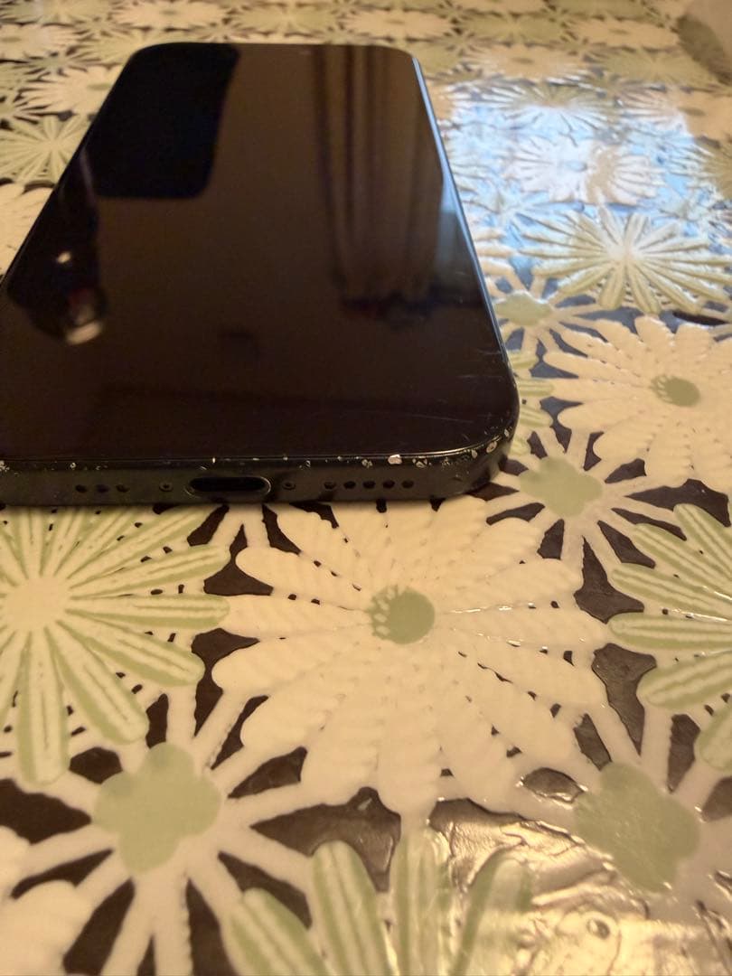 Apple iPhone 15 256GB本体 バッテリー84%