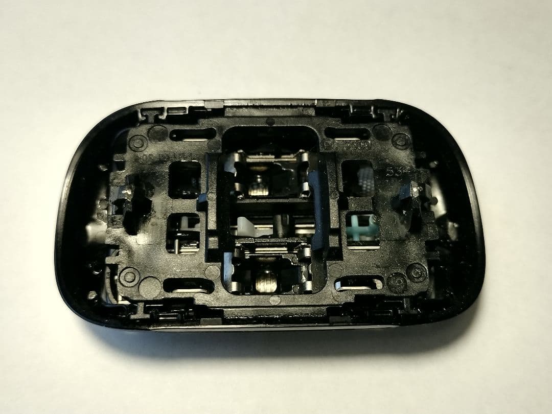 ほぼ新品★洗浄器付き★Braun シリーズ5 メンズ電気シェーバー良く切れます！