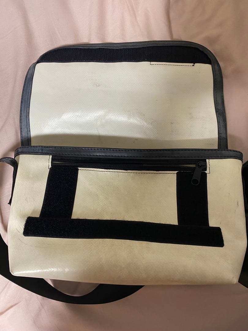 フライターグFREITAG メッセンジャーバッグ ライン 40 ホワイト/ブルー